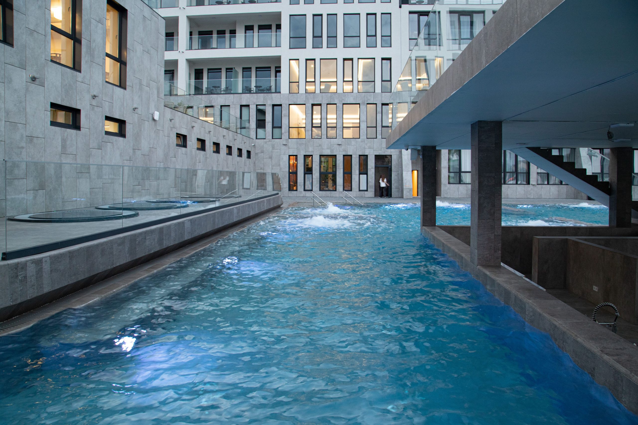 Термальний курорт у деталях: Фото басейнів та інфраструктури