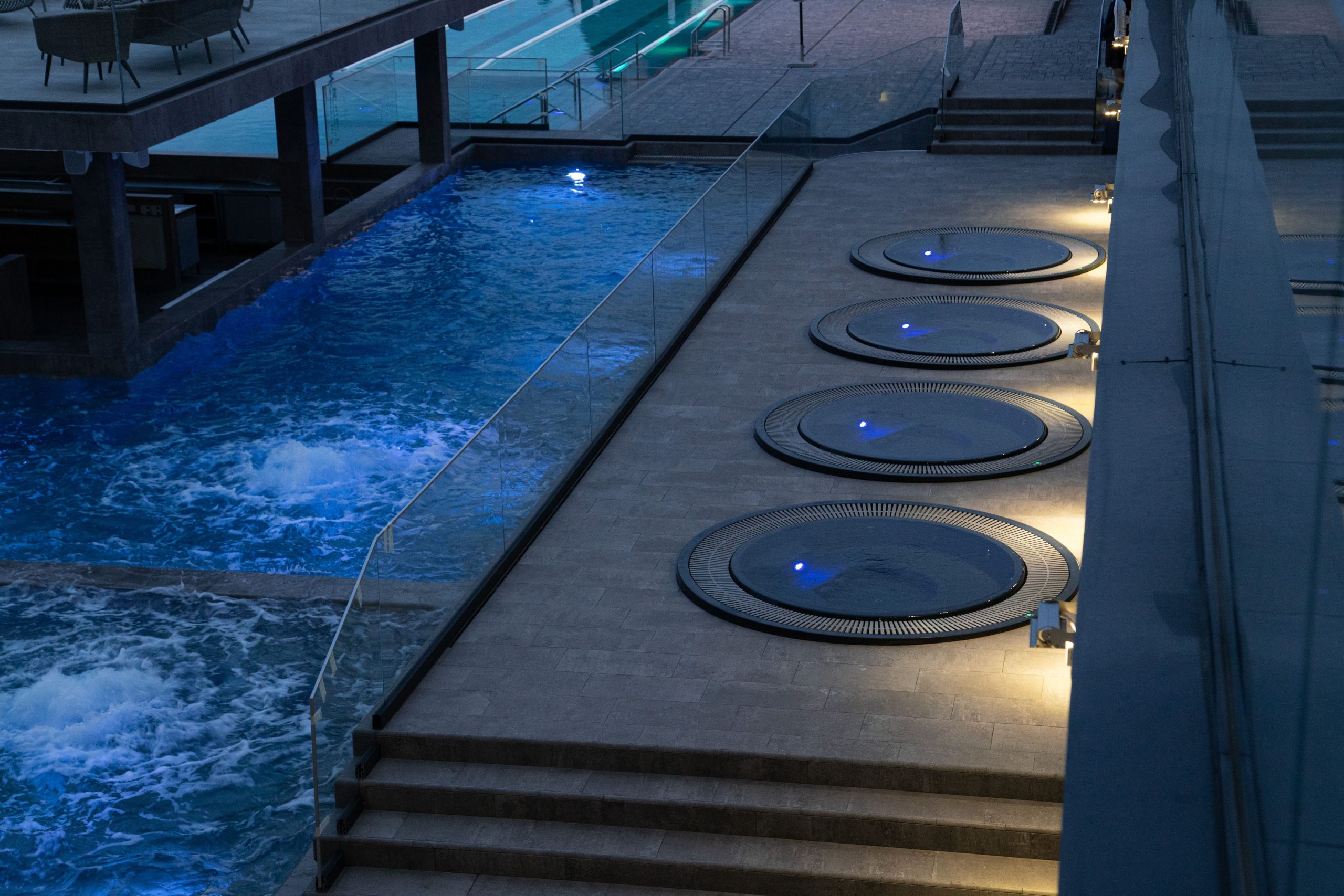 Термальний курорт у деталях: Фото басейнів та інфраструктури