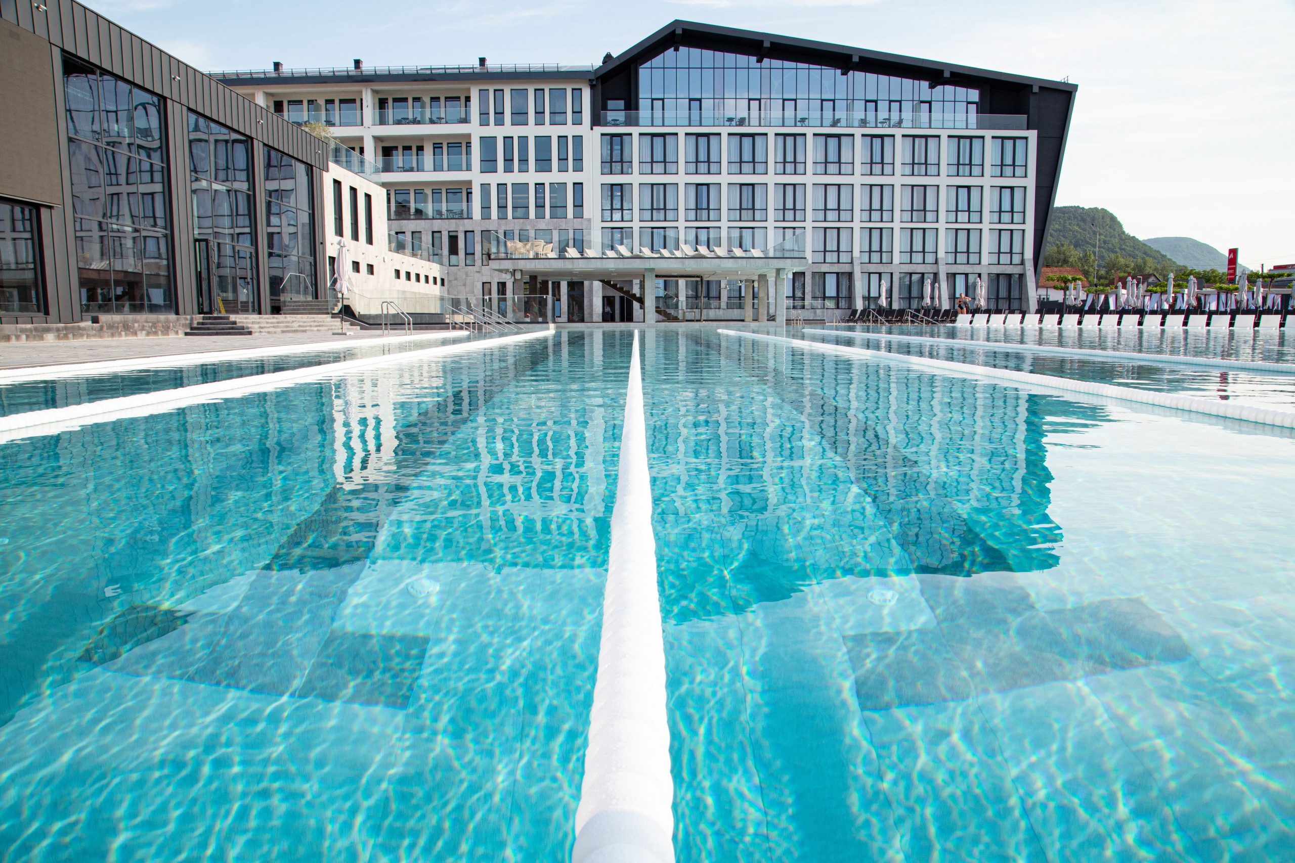 Термальний курорт у деталях: Фото басейнів та інфраструктури