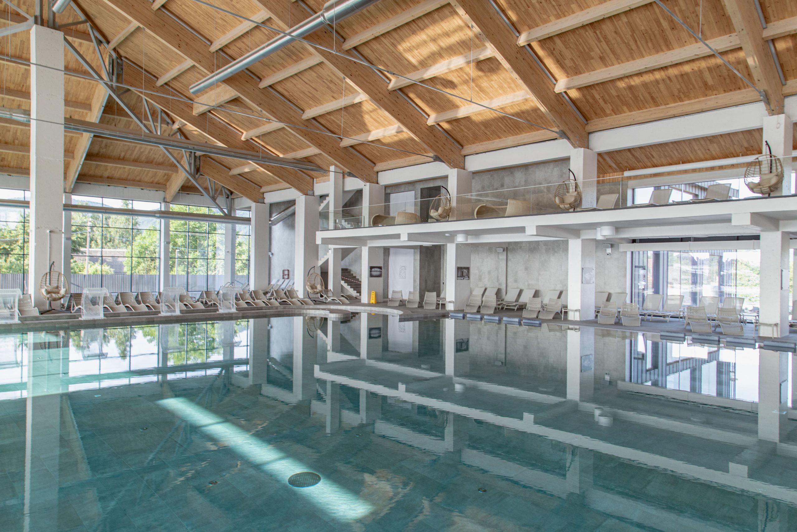 Термальний курорт у деталях: Фото басейнів та інфраструктури