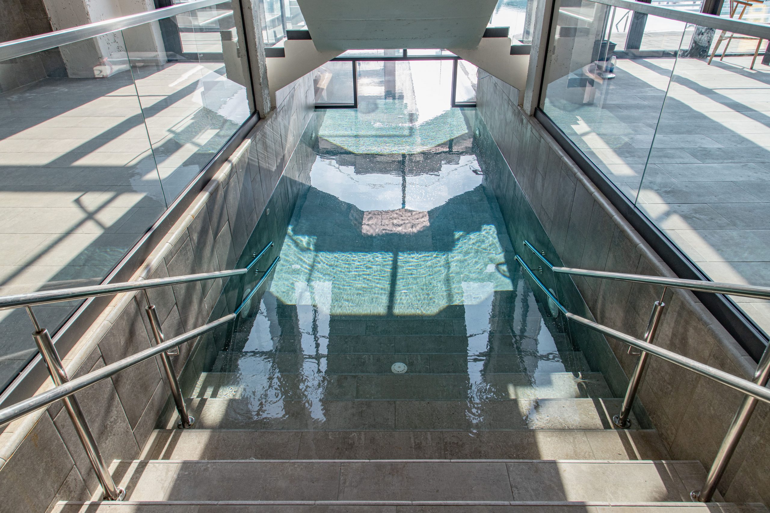 Термальний курорт у деталях: Фото басейнів та інфраструктури